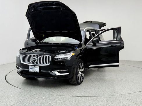 Certified 2024 Volvo XC90 T8 Plus image 9