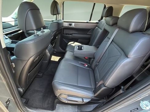 Used 2025 Hyundai Santa Fe SEL FWD image 19
