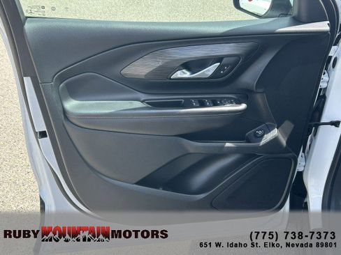 Used 2022 GMC Terrain SLE w/ Driver Convenience Package AWD/4WD image 9