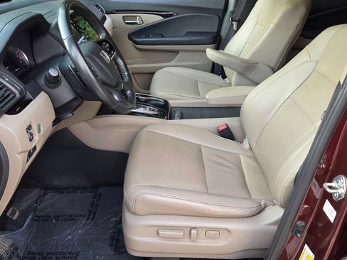 Used 2019 Honda Pilot Elite image 11