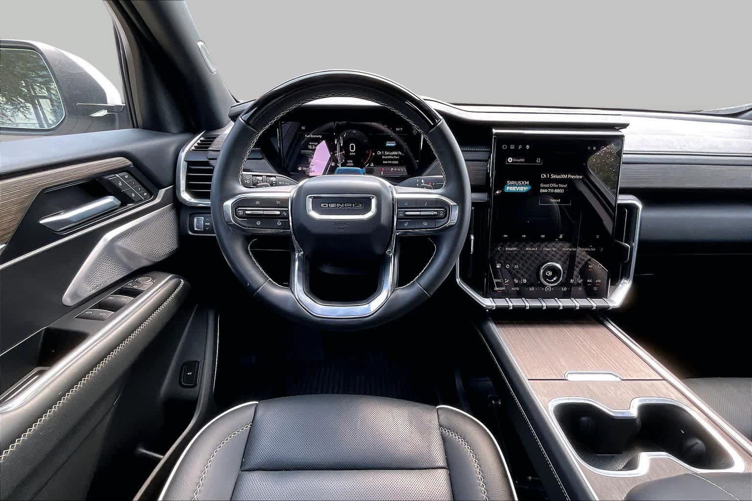Used 2025 GMC Acadia Denali w/ Super Cruise Package FWD image 6