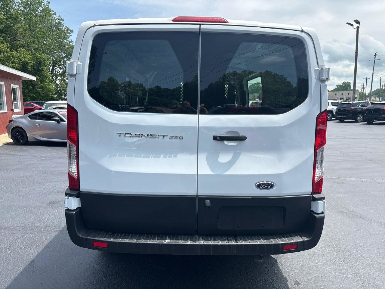 Used 2025 Ford Transit 250 Low Roof w/ Exterior Upgrade Package RWD image 4