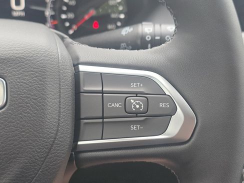 New 2025 Jeep Compass Latitude w/ Sun & Sound Group image 8