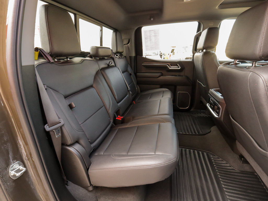 Used 2023 Chevrolet Silverado 1500 LTZ w/ LTZ Premium Package AWD/4WD image 28