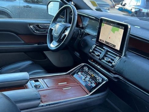 Used 2020 Lincoln Navigator Reserve w/ Luxury Package image 11