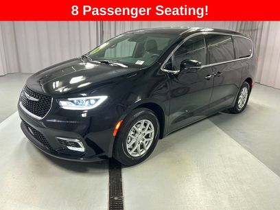 New 2026 Chrysler Pacifica Select