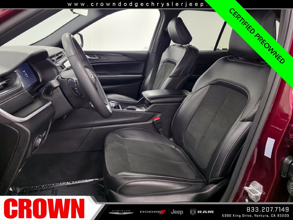 Used 2025 Jeep Grand Cherokee Altitude AWD/4WD image 19