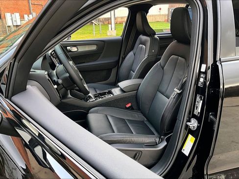 New 2026 Volvo XC40 B5 Plus AWD/4WD image 37