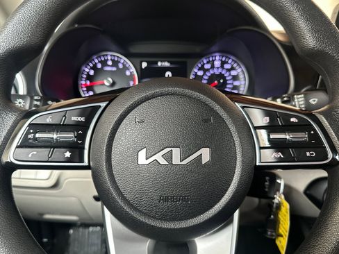 Used 2023 Kia Forte LXS w/ LXS Technology Package image 27