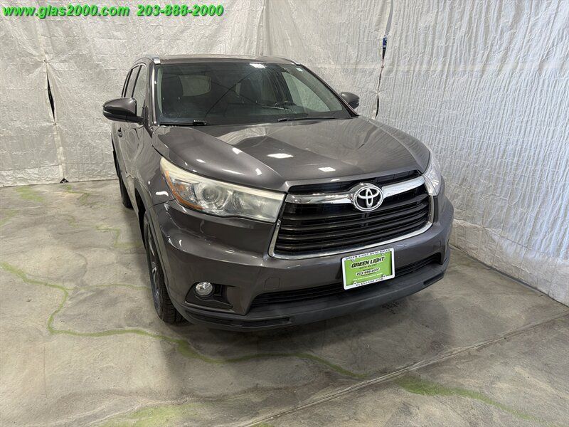 Used 2016 Toyota Highlander XLE AWD/4WD image 35
