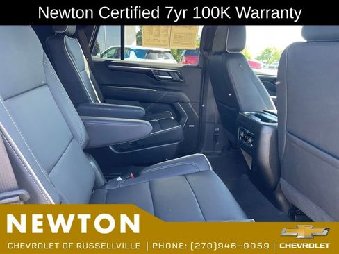 Used 2025 Chevrolet Tahoe Premier AWD/4WD image 23