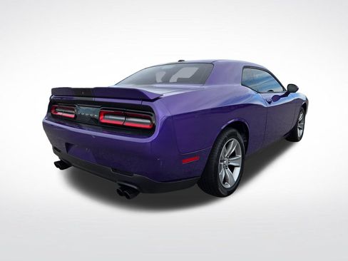 Used 2019 Dodge Challenger SXT RWD image 7