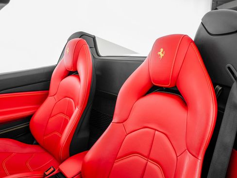Used 2018 Ferrari 488 Spider RWD image 19