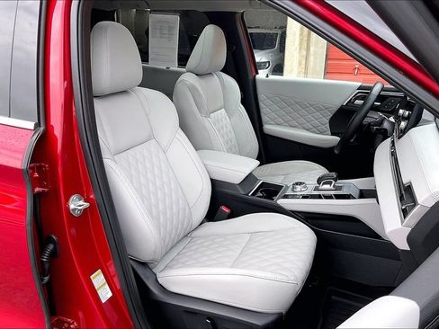 Used 2024 Mitsubishi Outlander SEL AWD/4WD image 7