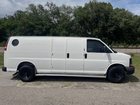 Used 2003 Chevrolet Express 3500 Extended RWD image 6