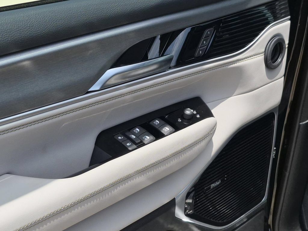 New 2026 Jeep Grand Wagoneer L Limited AWD/4WD image 13