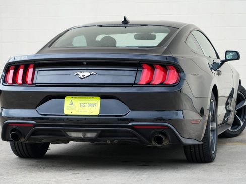 Used 2020 Ford Mustang Coupe RWD image 4