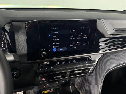 Used 2026 Toyota Camry SE FWD image 19