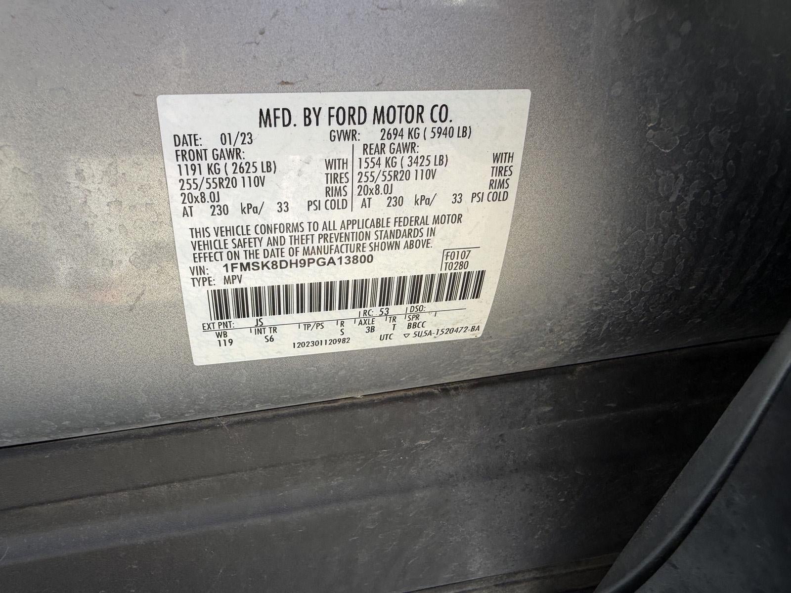 Used 2023 Ford Explorer XLT w/ Equipment Group 202A AWD/4WD image 31