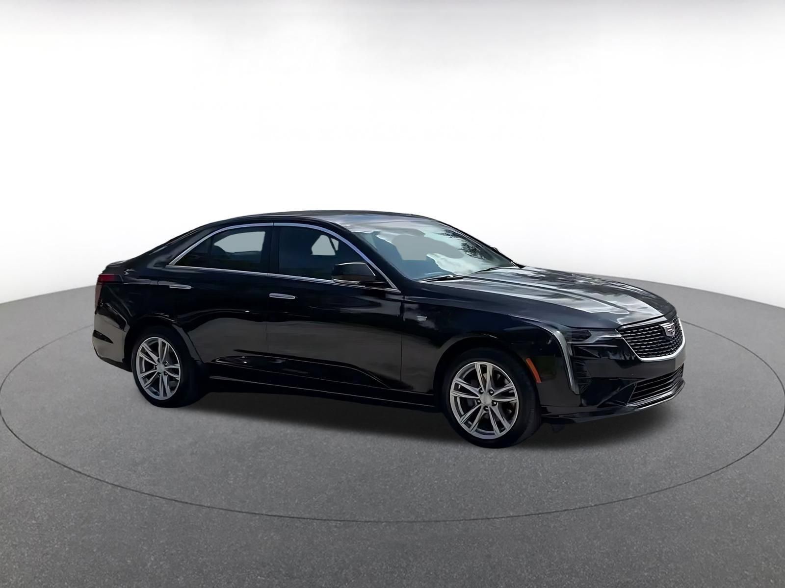 Used 2026 Cadillac CT4 Luxury AWD/4WD image 2