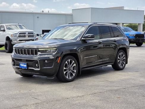 Used 2023 Jeep Grand Cherokee Overland w/ MOPAR Finishing Package AWD/4WD image 4