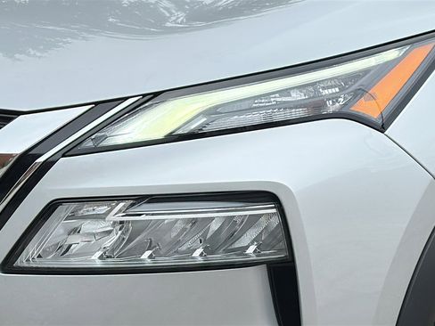 Certified 2022 Nissan Rogue SV image 4