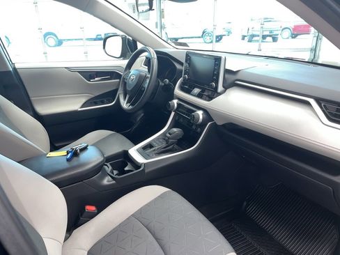 Used 2020 Toyota RAV4 XLE image 19