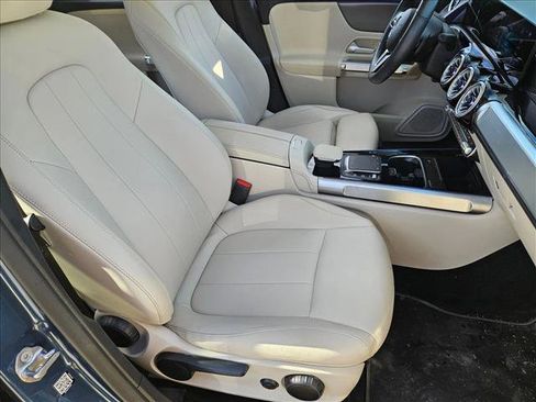Used 2022 Mercedes-Benz GLB 250 image 19