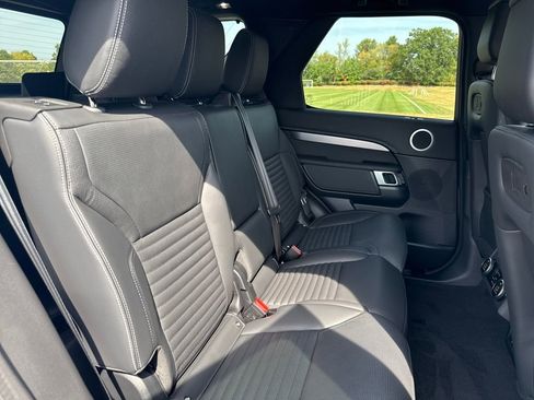 Certified 2025 Land Rover Discovery Dynamic SE AWD/4WD image 20
