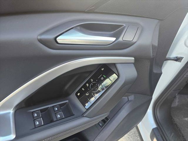 Used 2025 Audi Q5 Premium w/ Convenience Package AWD/4WD image 22