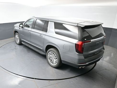 Used 2025 GMC Yukon XL Denali AWD/4WD image 21