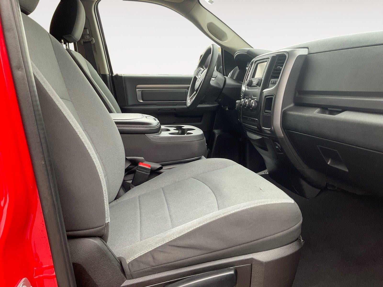 Used 2024 RAM 1500 Classic SLT AWD/4WD image 15
