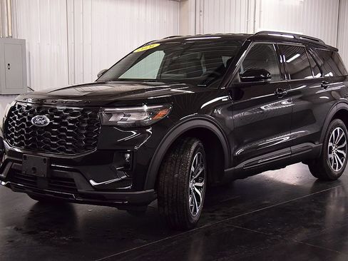 New 2026 Ford Explorer ST-Line AWD/4WD image 3