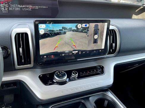 New 2025 Ford Expedition Active image 18