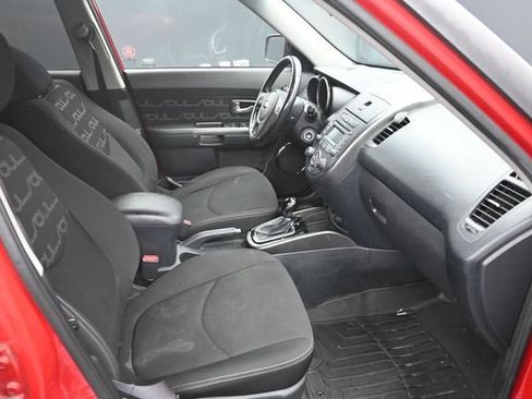 Used 2013 Kia Soul + FWD image 14