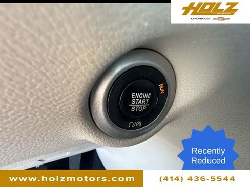 Used 2020 Chrysler Pacifica Touring FWD image 16