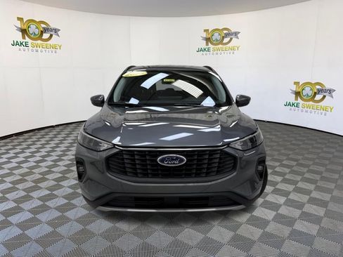 Used 2025 Ford Escape SE FWD image 3