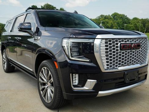 Used 2021 GMC Yukon XL Denali w/ Denali Premium Package AWD/4WD image 36