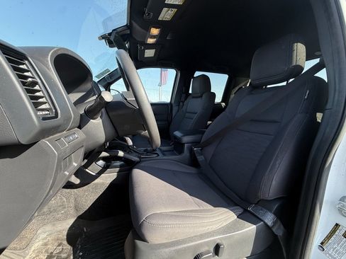 Used 2023 Nissan Frontier SV w/ Midnight Edition Package image 21