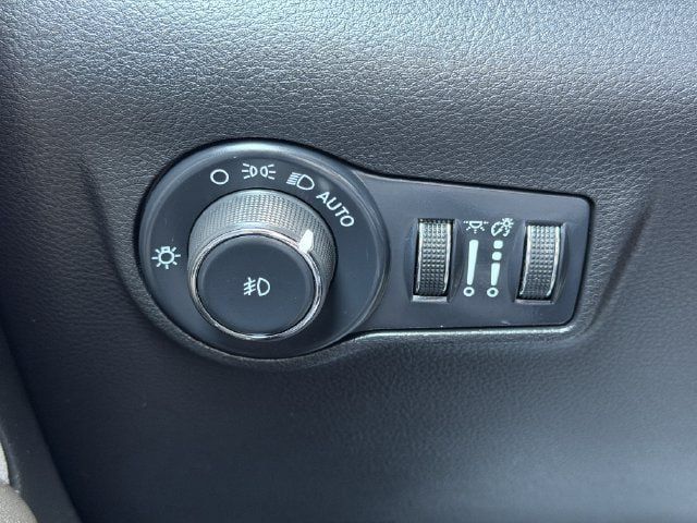 Used 2024 Jeep Compass Latitude AWD/4WD image 21