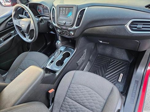Used 2018 Chevrolet Equinox LT image 20
