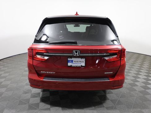 Used 2023 Honda Odyssey Touring image 5