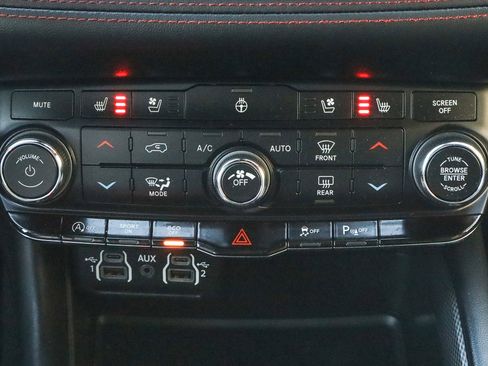 Used 2024 Dodge Durango GT image 25