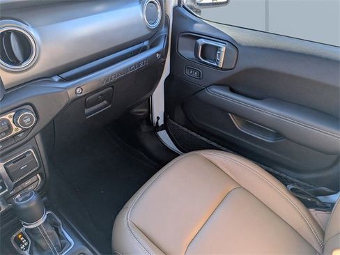 Used 2023 Jeep Wrangler Rubicon image 16