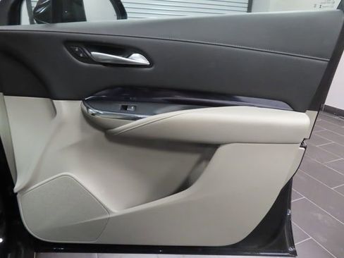 Certified 2023 Cadillac XT4 Luxury w/ Cold Weather Package AWD/4WD image 14
