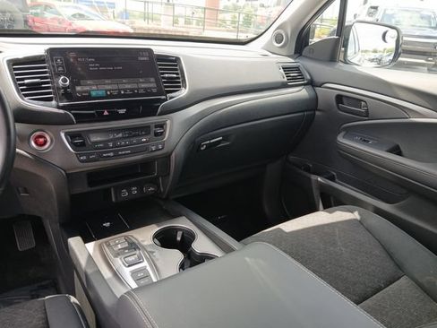 Certified 2025 Honda Ridgeline Sport image 28