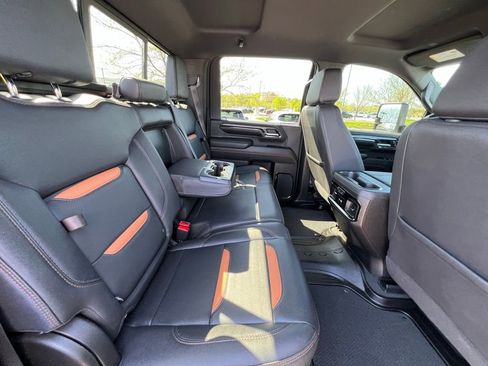 Used 2024 GMC Sierra 2500 AT4 w/ Technology Package image 29