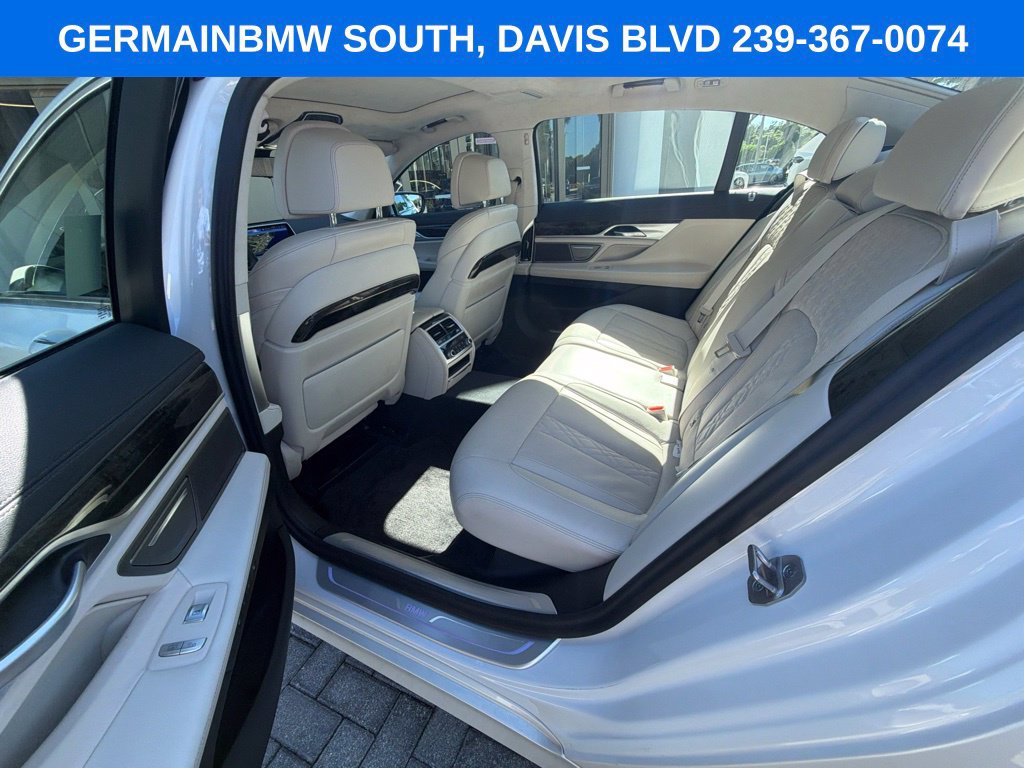 Used 2022 BMW 750i xDrive w/ Luxury Rear Seating Package AWD/4WD image 23