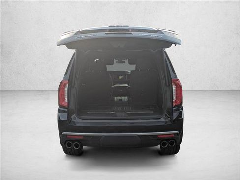 Used 2023 GMC Yukon Denali image 6