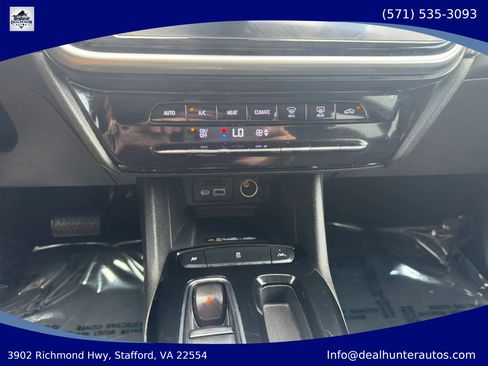 Used 2023 Chevrolet Bolt EUV LT FWD image 23
